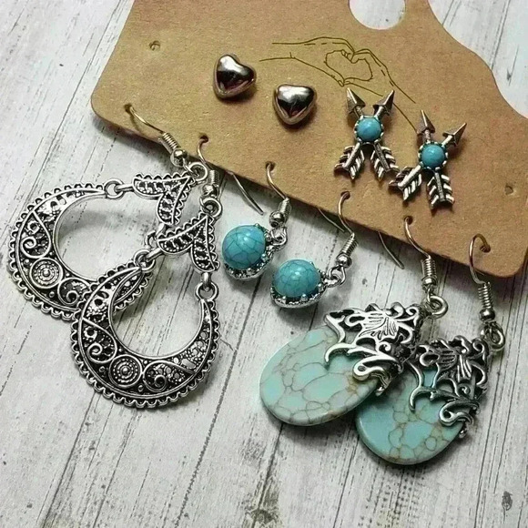 NWT Bohemian Vintage Earrings Silver Alloy Turquoise Bohemian Hippy Western - Picture 1 of 12